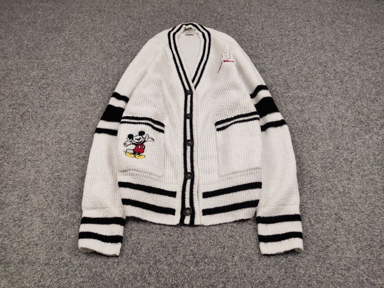 Japanese Brand Vintage 90's Japanese Disney White Knitted Cardigan Sweater Size US M / EU 48-50 / 2 - 2 Thumbnail