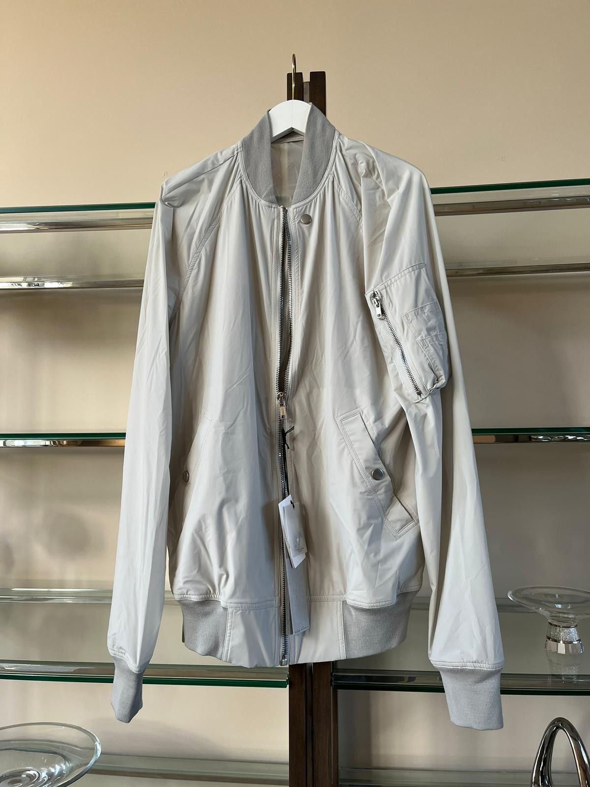 Rick Owens Raglan Bomber in Oyster Size US M / EU 48-50 / 2 - 10 Thumbnail