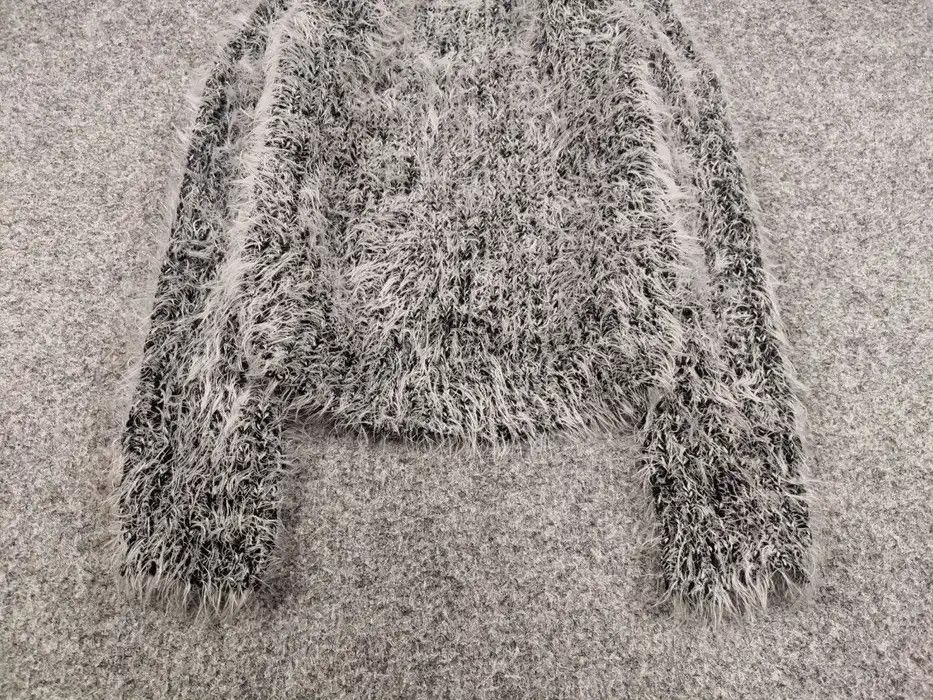 Japanese Brand Vintage 90's Japanese Gray Mohair Style Fuzzy Sweater Hype Size S / US 4 / IT 40 - 4 Thumbnail