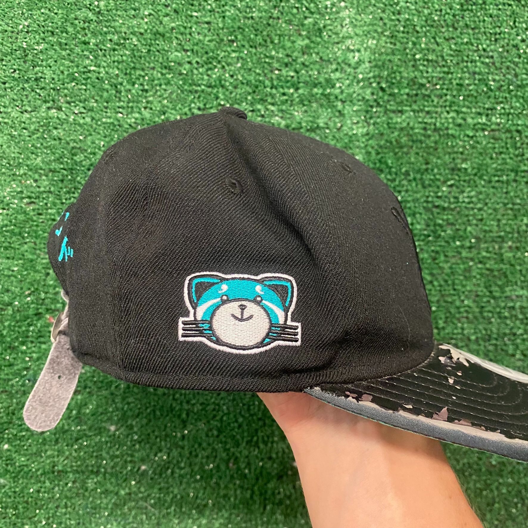 New Era × The Weeknd The Weeknd XO Kiss Land Distressed Tour Hat Cap Size ONE SIZE - 3 Thumbnail