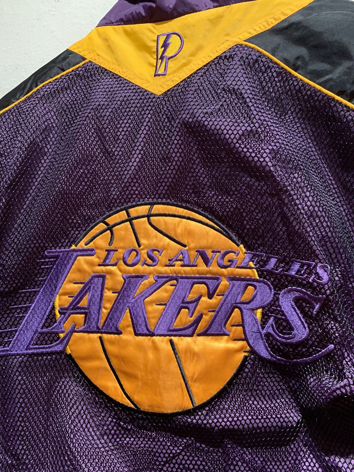 NBA × Pro Player × Vintage *RARE* Vintage Pro Player Los Angeles Lakers NBA Jacket - M Size US M / EU 48-50 / 2 - 7 Thumbnail