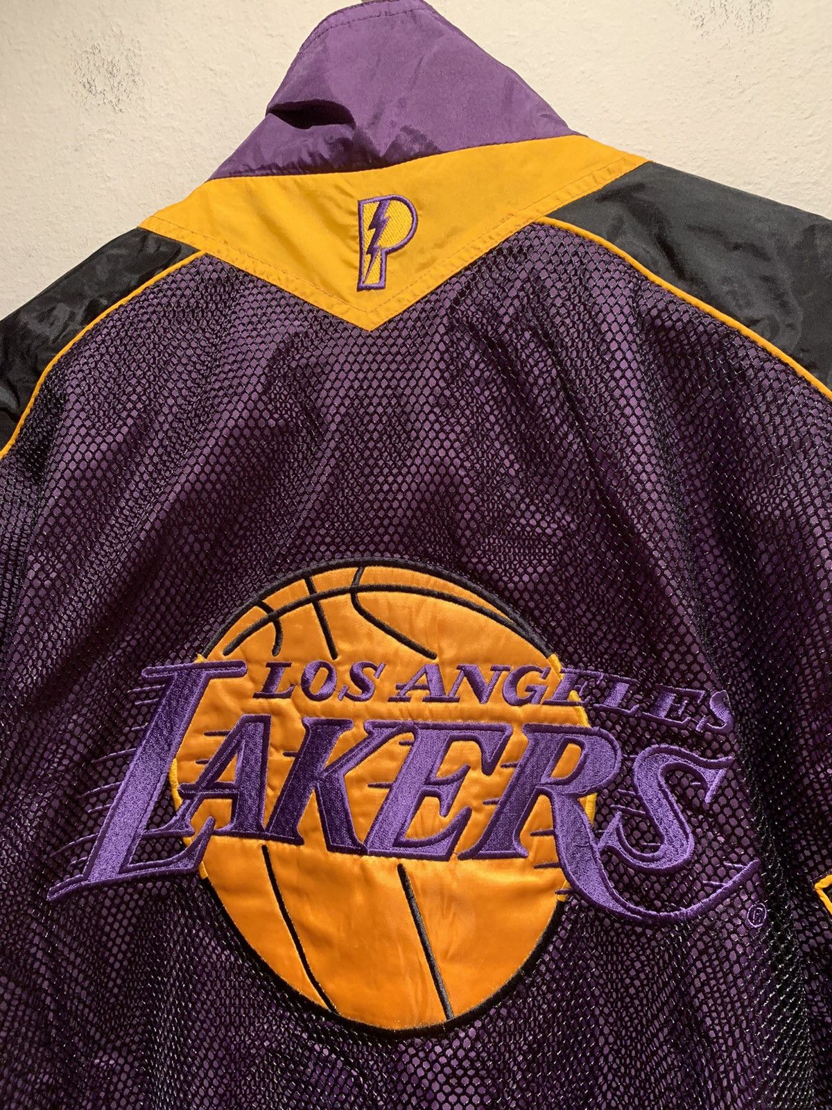 NBA × Pro Player × Vintage *RARE* Vintage Pro Player Los Angeles Lakers NBA Jacket - M Size US M / EU 48-50 / 2 - 6 Thumbnail