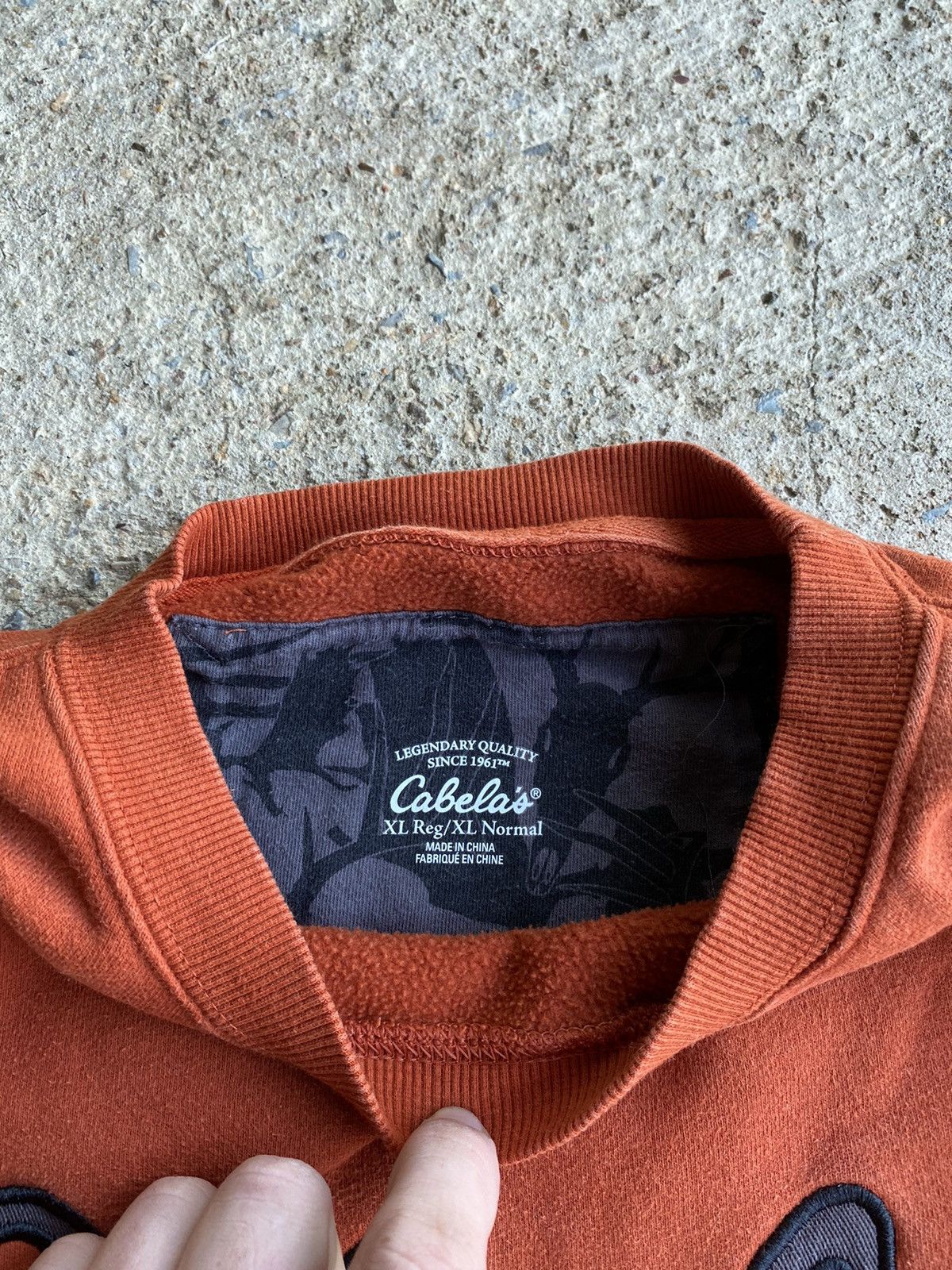 Cabelas × Vintage Vintage Y2K Cabelas Faded Orange Crewneck Sweatshirt Size US XL / EU 56 / 4 - 3 Thumbnail