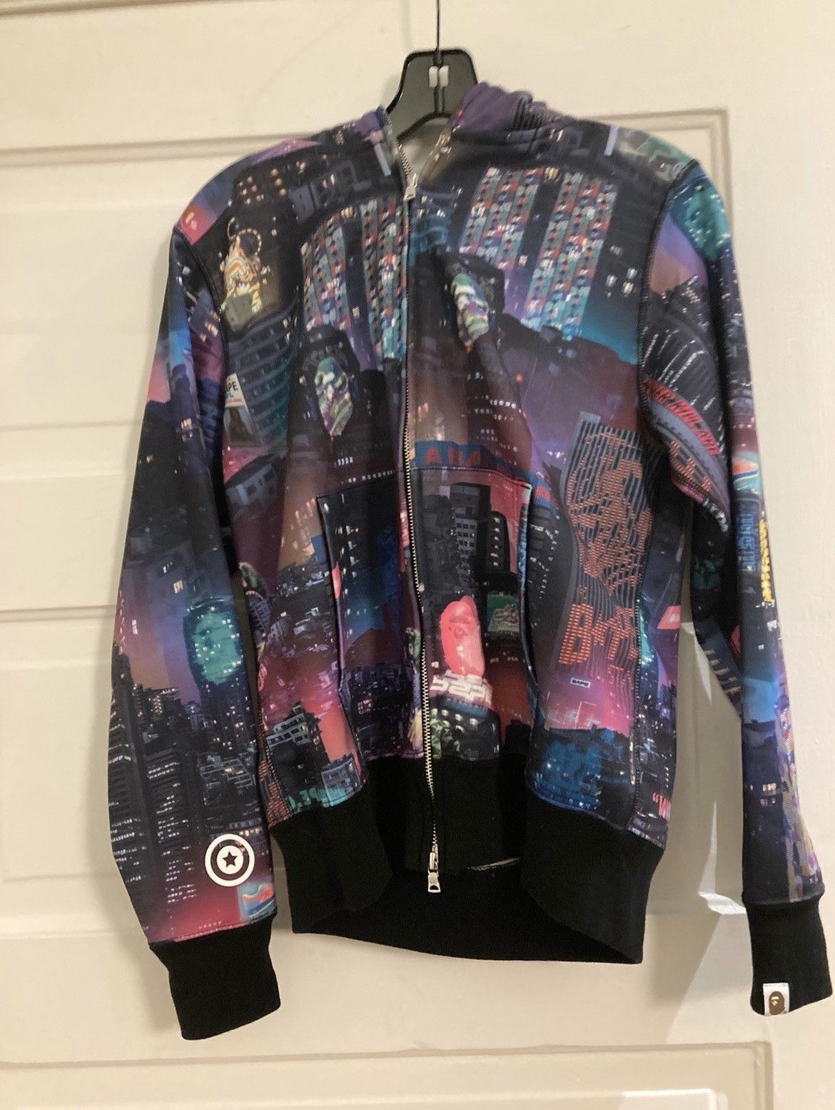 トップス A BATHING APE NEON TOKYO CREWNECK M A Bathing Ape Neon Tokyo Crewneck Pullover 'Multicolor' 1G30