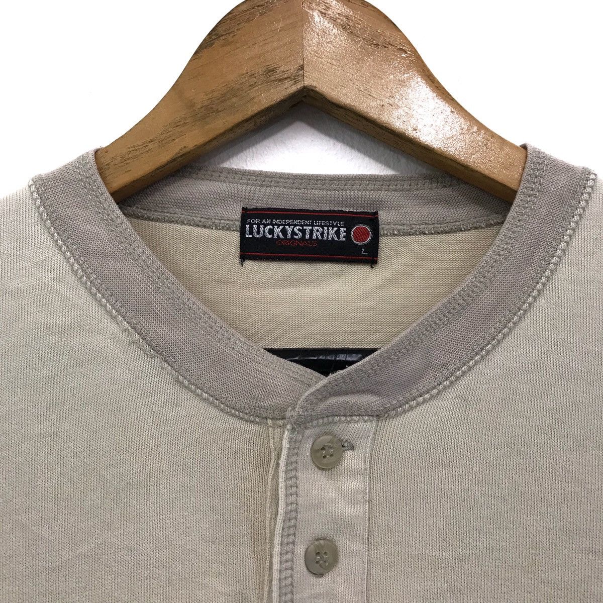 Japanese Brand × Sports Specialties Vintage Lucky Strike Half Button Sweatshirt Size US M / EU 48-50 / 2 - 3 Thumbnail