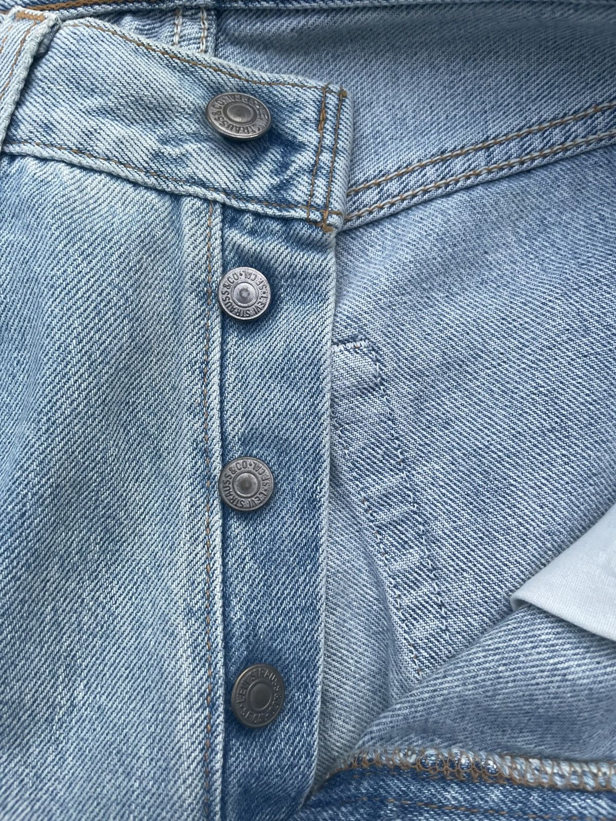 Levi's × Vintage Vintage Levi’s 501 1996 Usa Aging Faded Wash Size US 28 / EU 44 - 16 Thumbnail