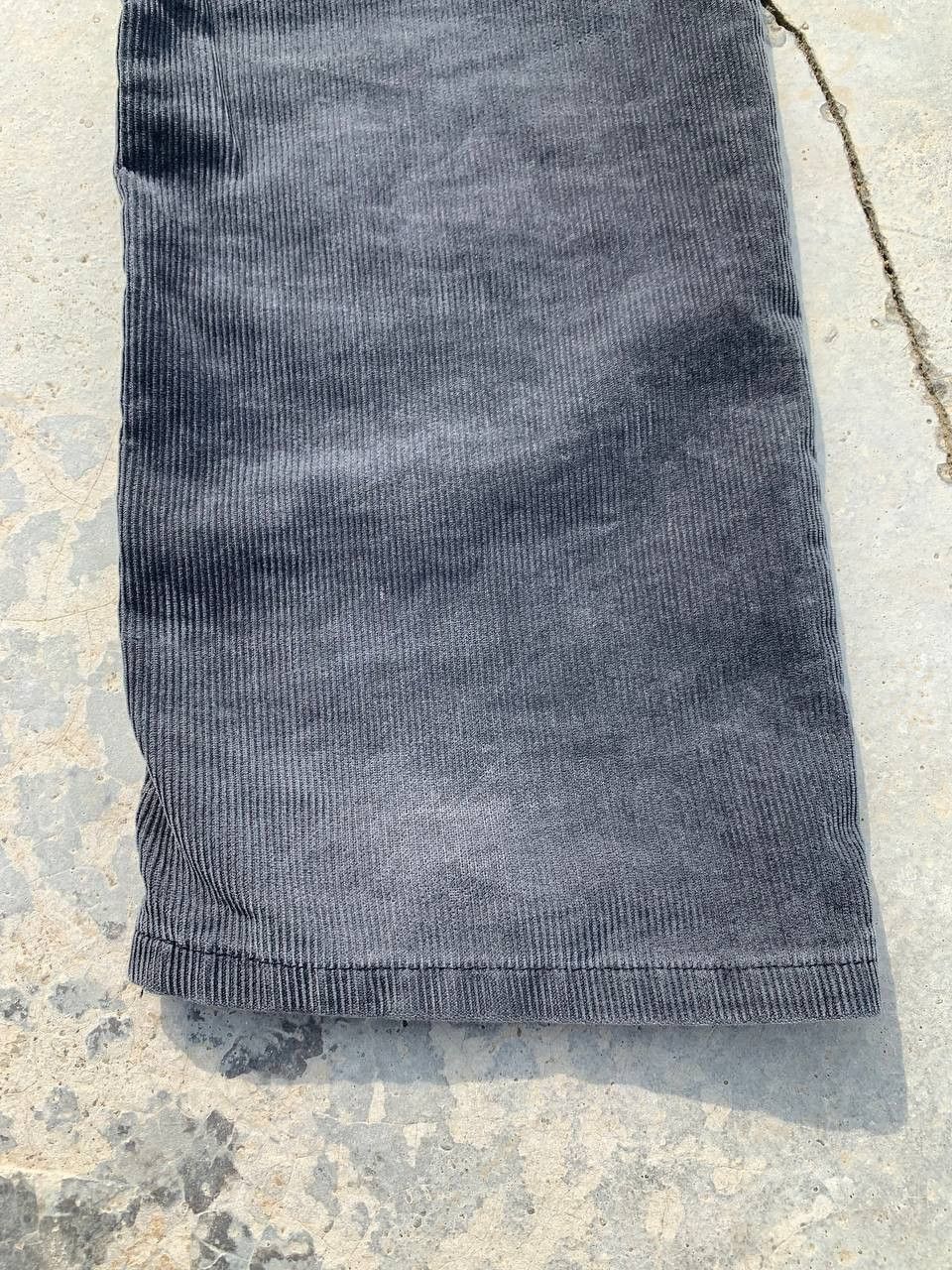 Levi's Levis 519 Vintage Thrashed Faded Black Corduroy Pants Size US 29 - 6 Thumbnail