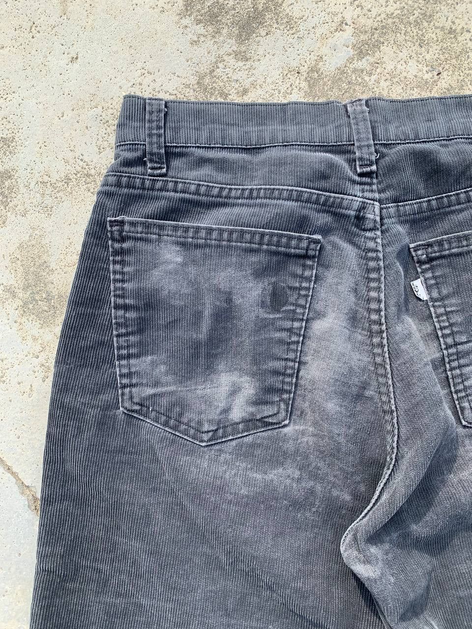 Levi's Levis 519 Vintage Thrashed Faded Black Corduroy Pants Size US 29 - 9 Thumbnail