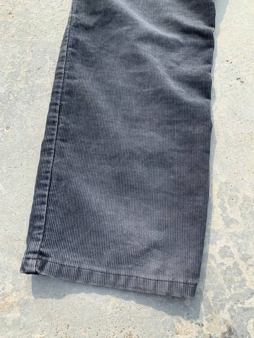 Levi's Levis 519 Vintage Thrashed Faded Black Corduroy Pants Size US 29 - 5 Thumbnail