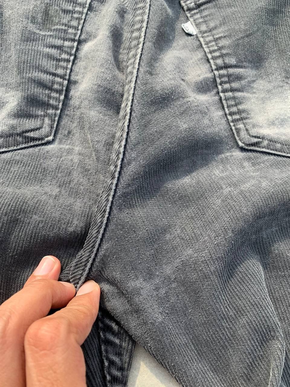 Levi's Levis 519 Vintage Thrashed Faded Black Corduroy Pants Size US 29 - 8 Thumbnail