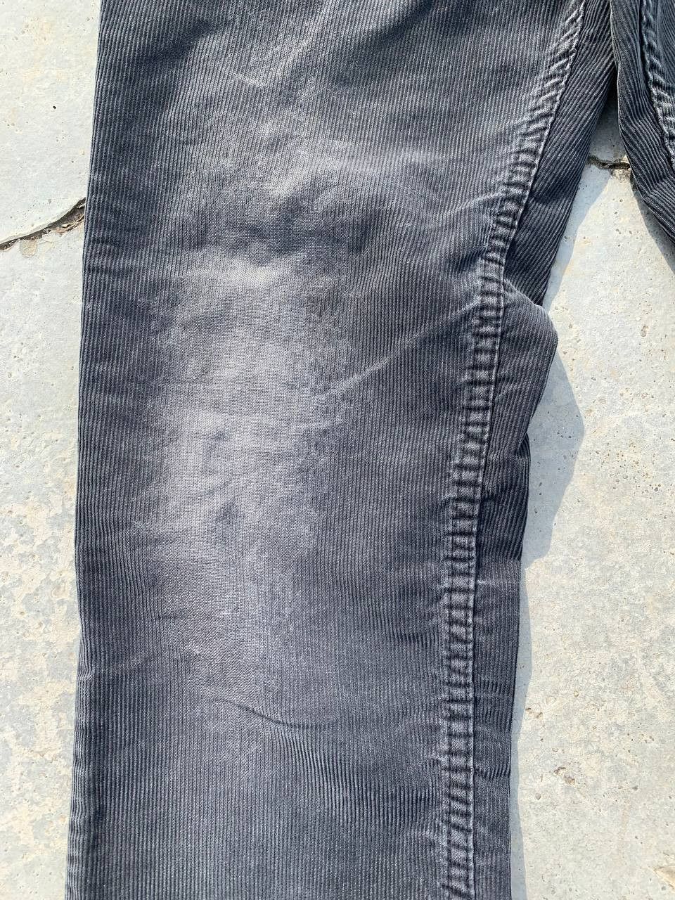 Levi's Levis 519 Vintage Thrashed Faded Black Corduroy Pants Size US 29 - 12 Thumbnail