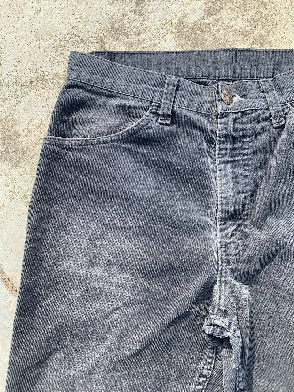 Levi's Levis 519 Vintage Thrashed Faded Black Corduroy Pants Size US 29 - 16 Thumbnail