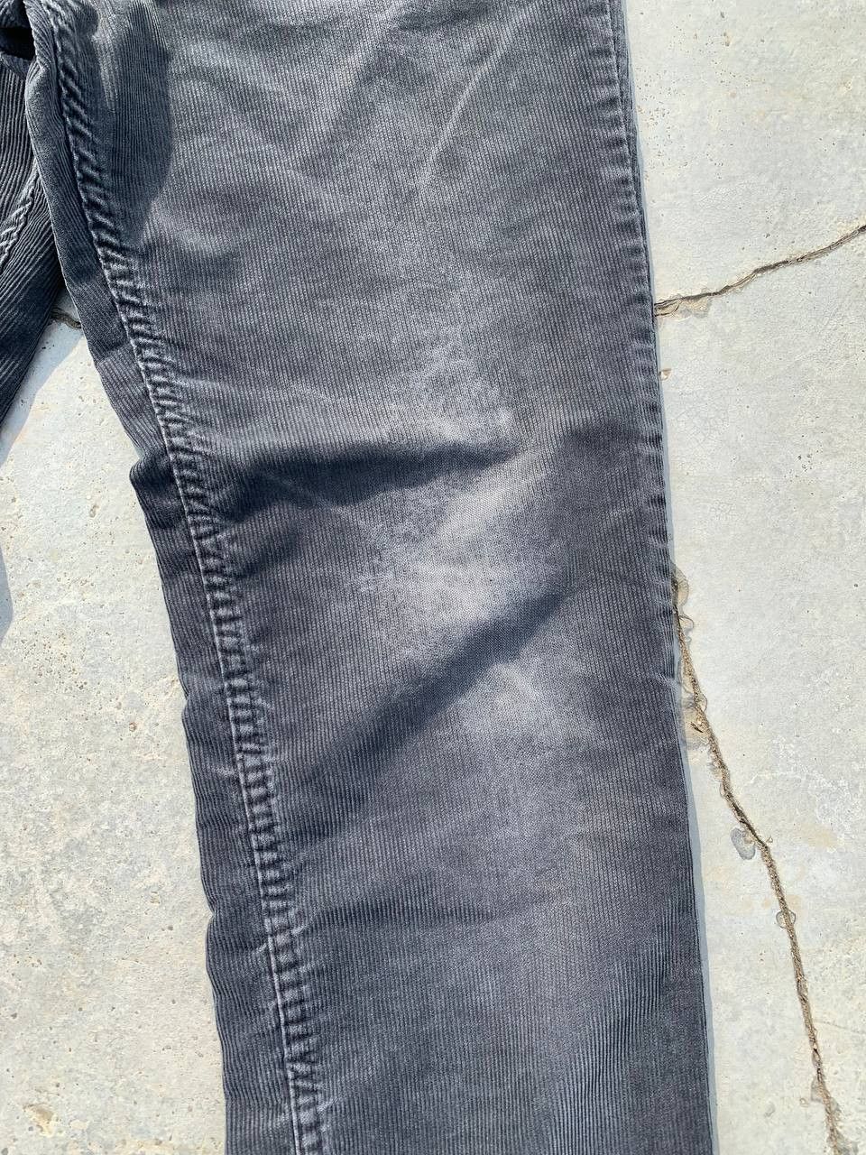 Levi's Levis 519 Vintage Thrashed Faded Black Corduroy Pants Size US 29 - 15 Thumbnail
