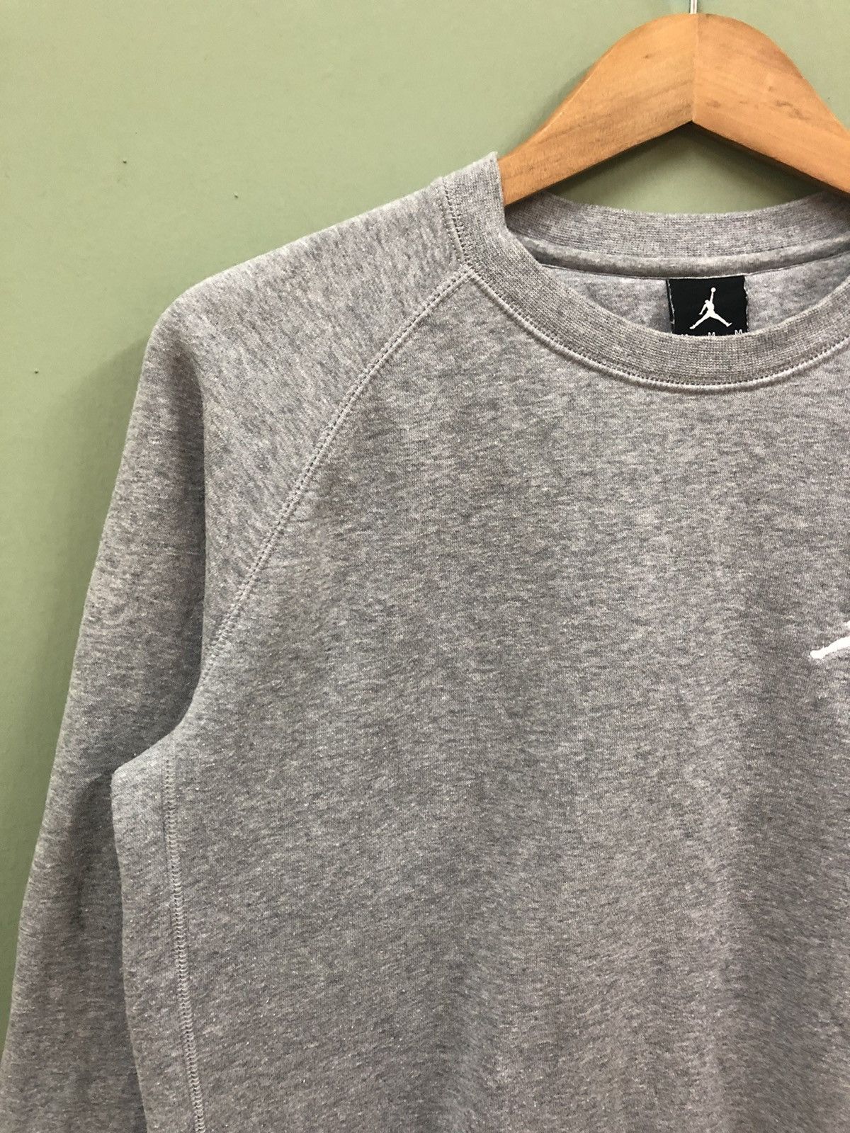 Jordan Brand × Nike AIR JORDAN - EMBROIDERED SMALL CHEST LOGO SWEATSHIRT Size US M / EU 48-50 / 2 - 3 Thumbnail