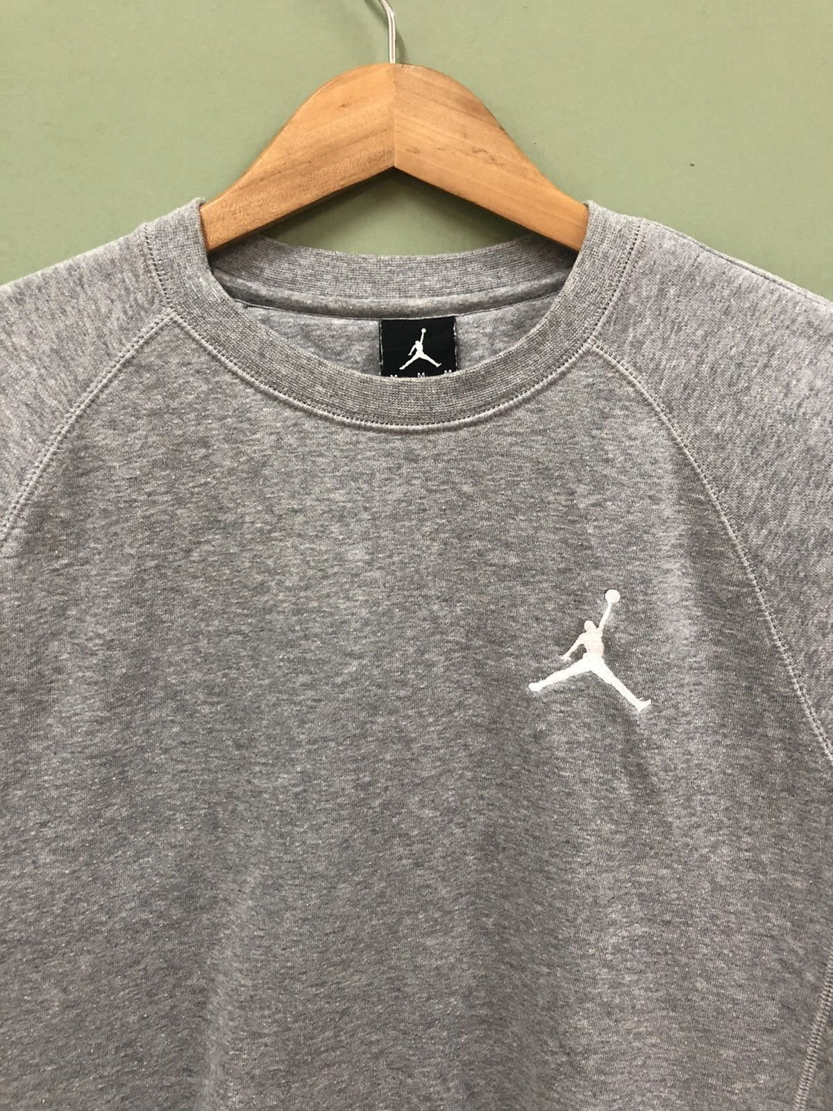 Jordan Brand × Nike AIR JORDAN - EMBROIDERED SMALL CHEST LOGO SWEATSHIRT Size US M / EU 48-50 / 2 - 2 Thumbnail