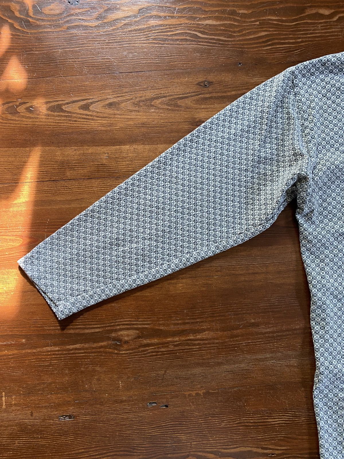 Vintage Vintage 90’s Expressions Patterned Henley Long Sleeve Tee Size US XL / EU 56 / 4 - 9 Thumbnail
