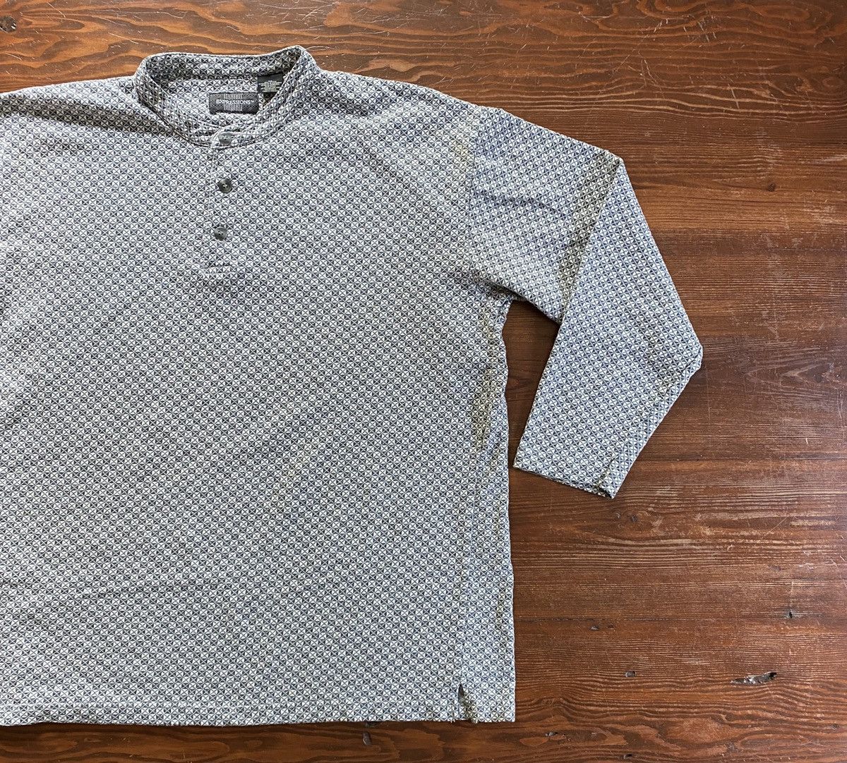 Vintage Vintage 90’s Expressions Patterned Henley Long Sleeve Tee Size US XL / EU 56 / 4 - 1 Thumbnail