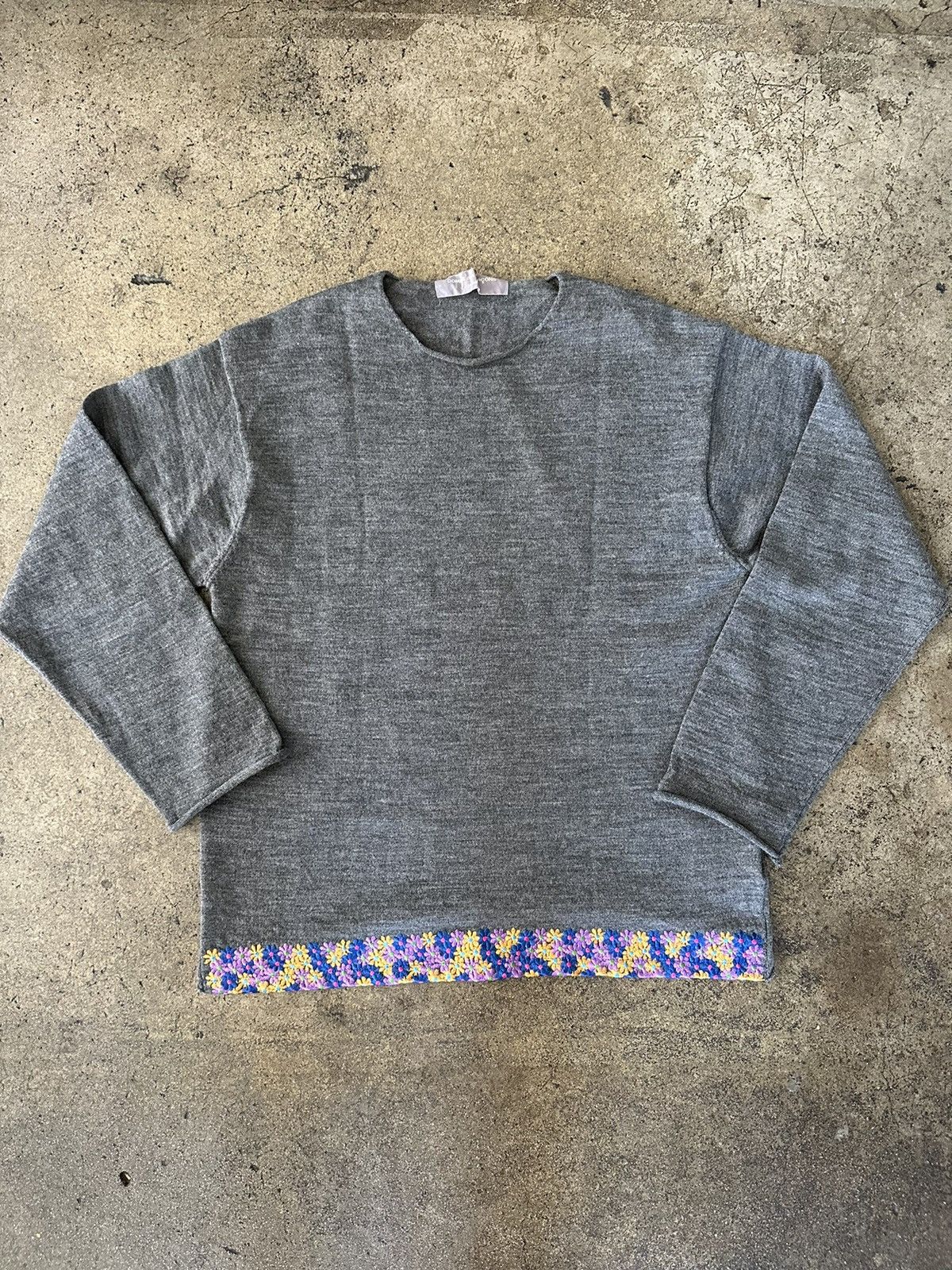 image of Comme Des Garcons Cdg Embroidered Flower Hem Sweater in Grey, Men's (Size Large)