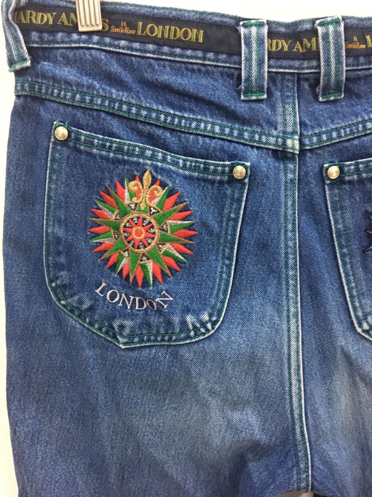 Designer × Hardy Amies REGULAR STRAIGHT FIT JEANS / EMBROIDERED BACKPOCKET LOGO Size US 32 / EU 48 - 12 Thumbnail