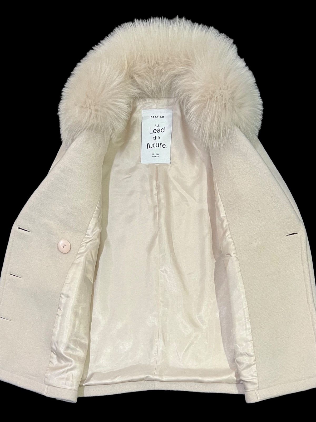Designer × Japanese Brand 🔥NEED GONE🔥FRAY ID CASUAL WEAR CREAM WOOL PEACOAT FUR COLLAR Size S / US 4 / IT 40 - 16 Thumbnail