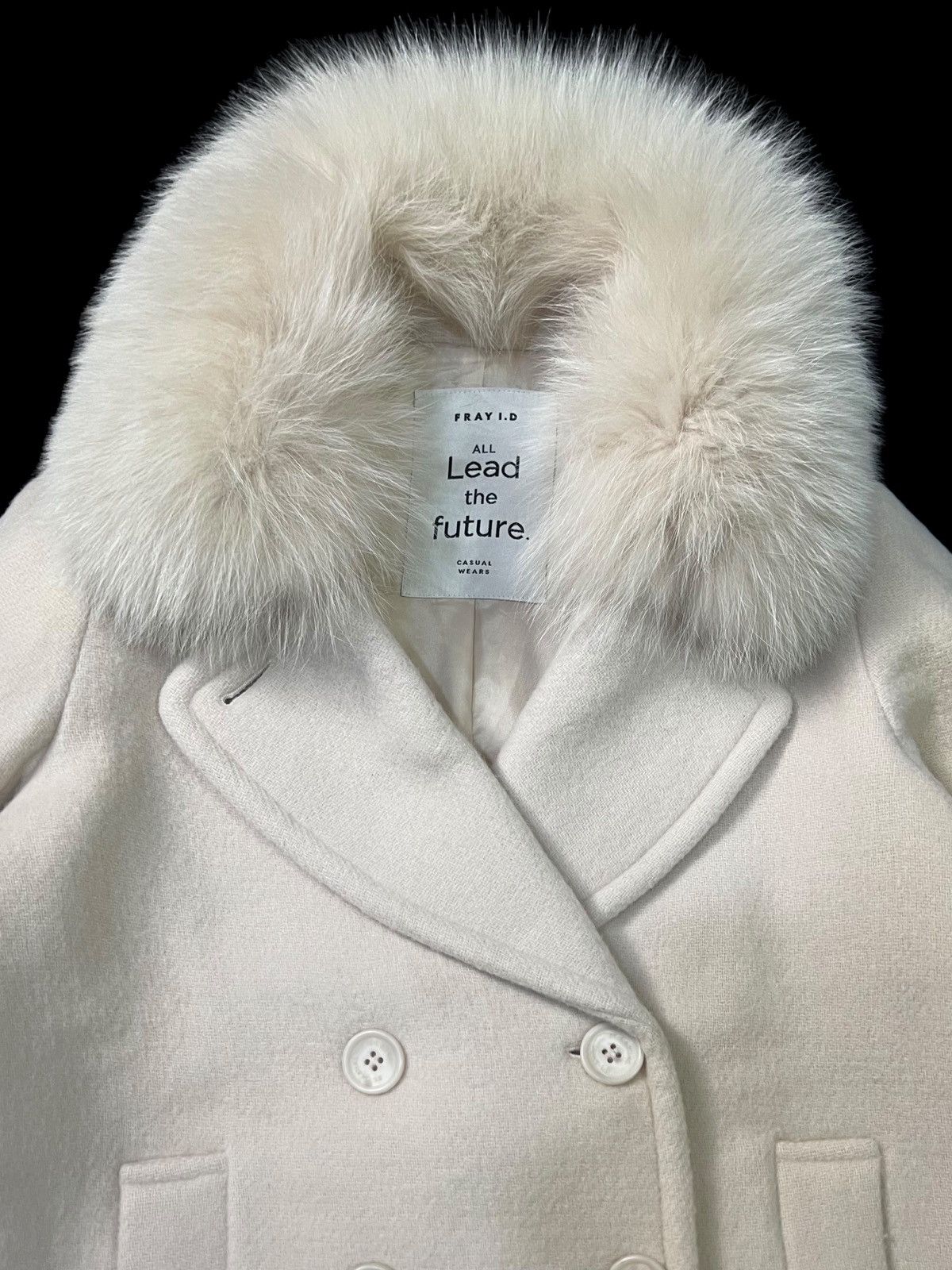 Designer × Japanese Brand 🔥NEED GONE🔥FRAY ID CASUAL WEAR CREAM WOOL PEACOAT FUR COLLAR Size S / US 4 / IT 40 - 13 Thumbnail