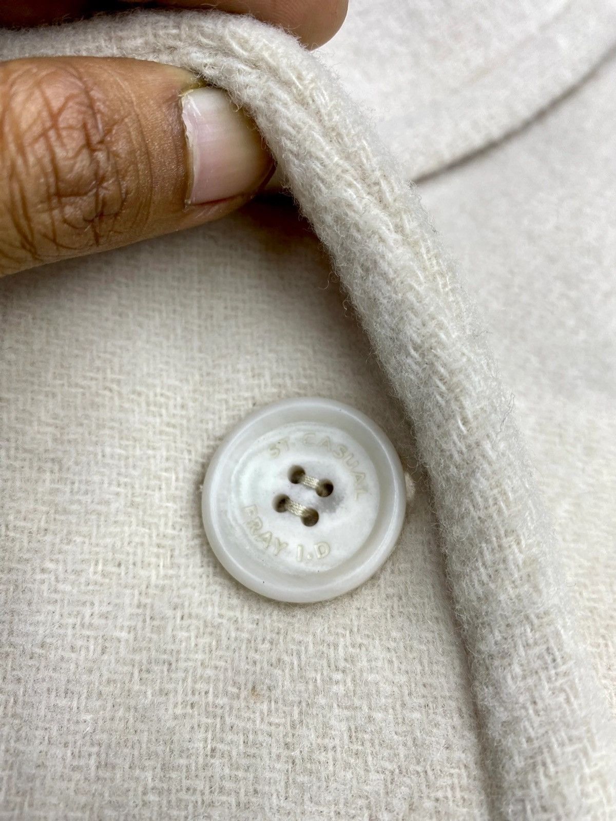 Designer × Japanese Brand 🔥NEED GONE🔥FRAY ID CASUAL WEAR CREAM WOOL PEACOAT FUR COLLAR Size S / US 4 / IT 40 - 20 Thumbnail