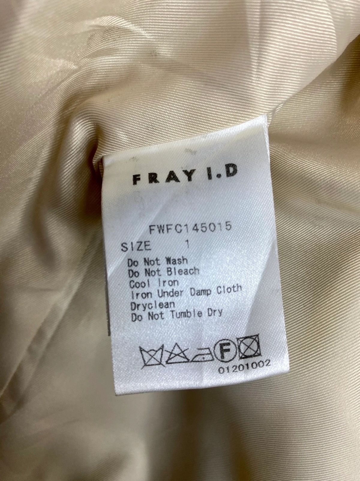 Designer × Japanese Brand 🔥NEED GONE🔥FRAY ID CASUAL WEAR CREAM WOOL PEACOAT FUR COLLAR Size S / US 4 / IT 40 - 18 Thumbnail
