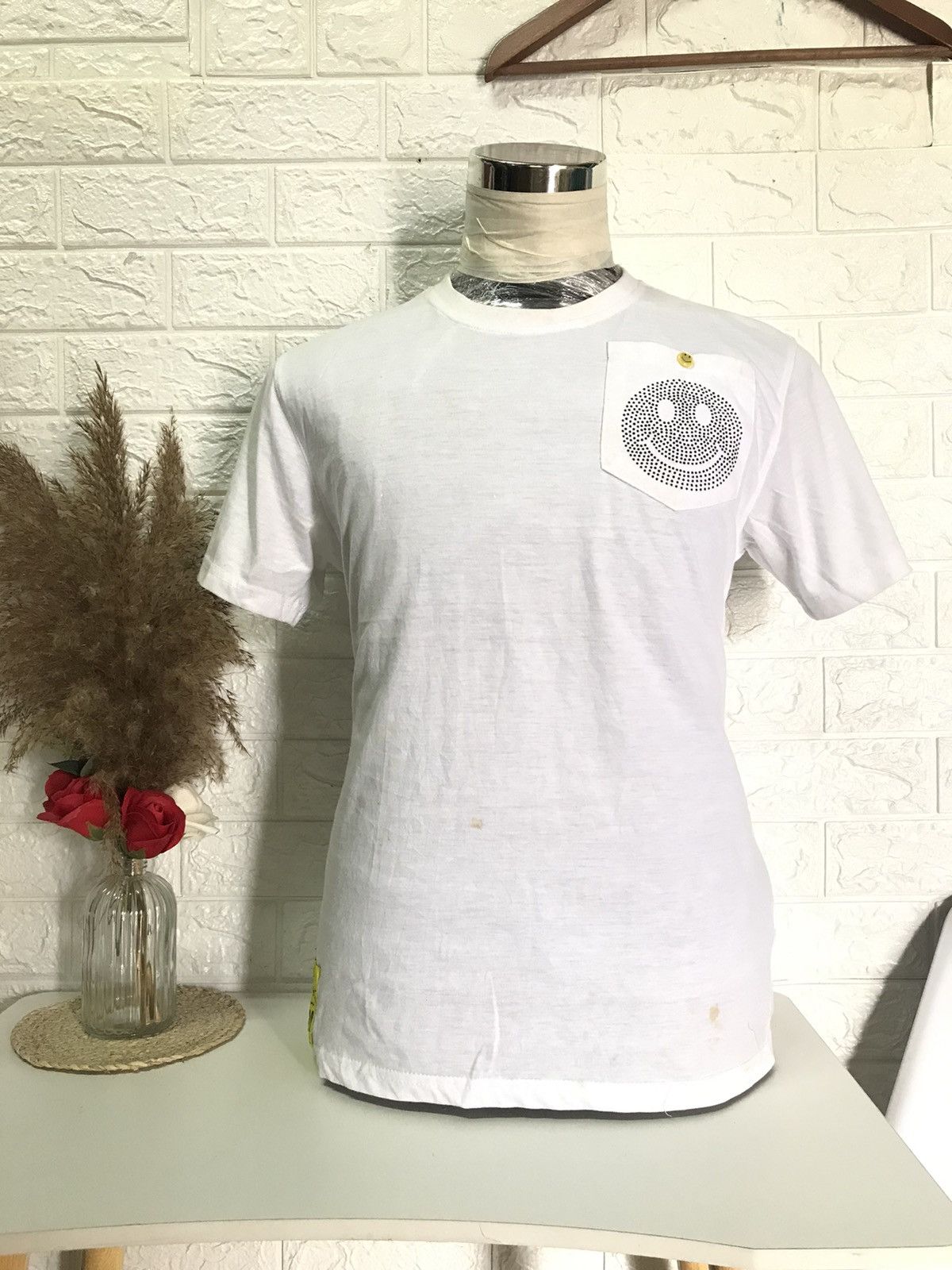 Japanese Brand SMILEY POCKET TEE BIG LOGO Size US M / EU 48-50 / 2 - 1 Thumbnail