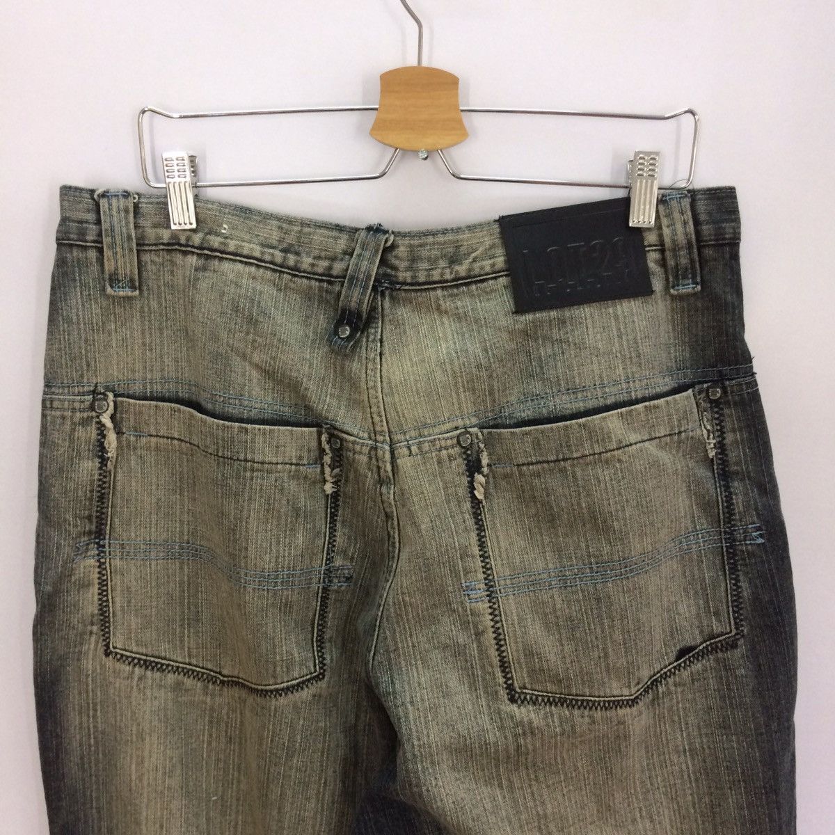 If Six Was Nine BAGGY DENIM LOT29 ART BUGS BUNNY JEANS PANTS Size US 33 - 4 Thumbnail