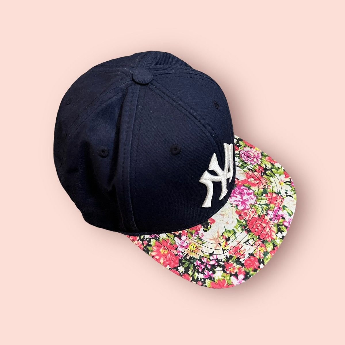 MLB VINTAGE MLB NY YANKEES FLORAL BRIM SNAPBACK CAP Size ONE SIZE - 12 Thumbnail