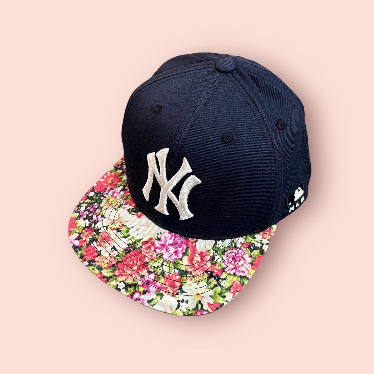 MLB VINTAGE MLB NY YANKEES FLORAL BRIM SNAPBACK CAP Size ONE SIZE - 1 Thumbnail