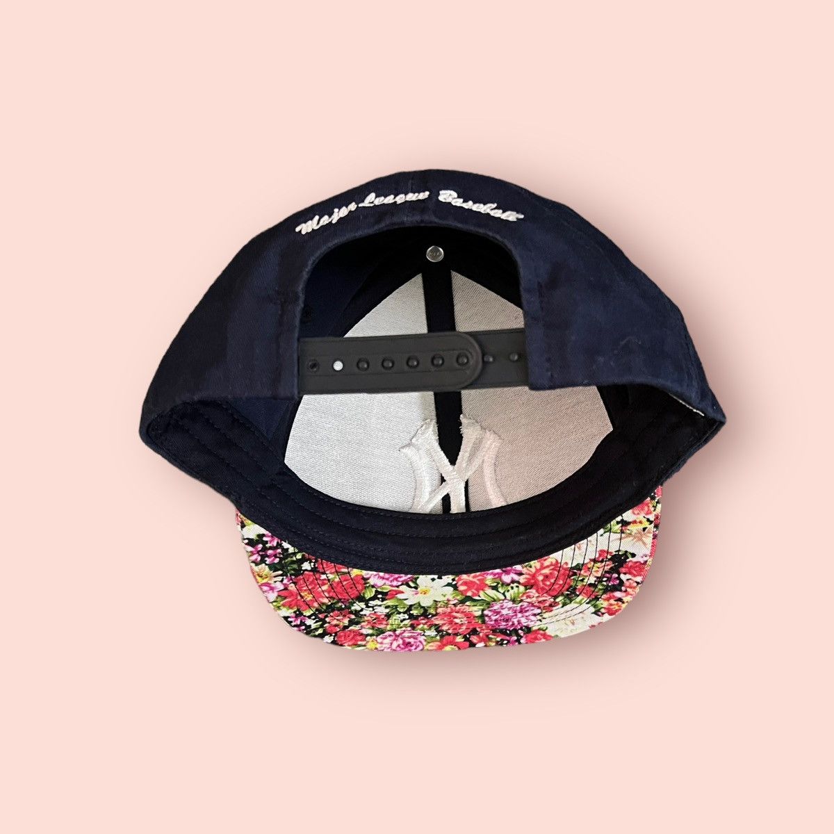 MLB VINTAGE MLB NY YANKEES FLORAL BRIM SNAPBACK CAP Size ONE SIZE - 15 Thumbnail