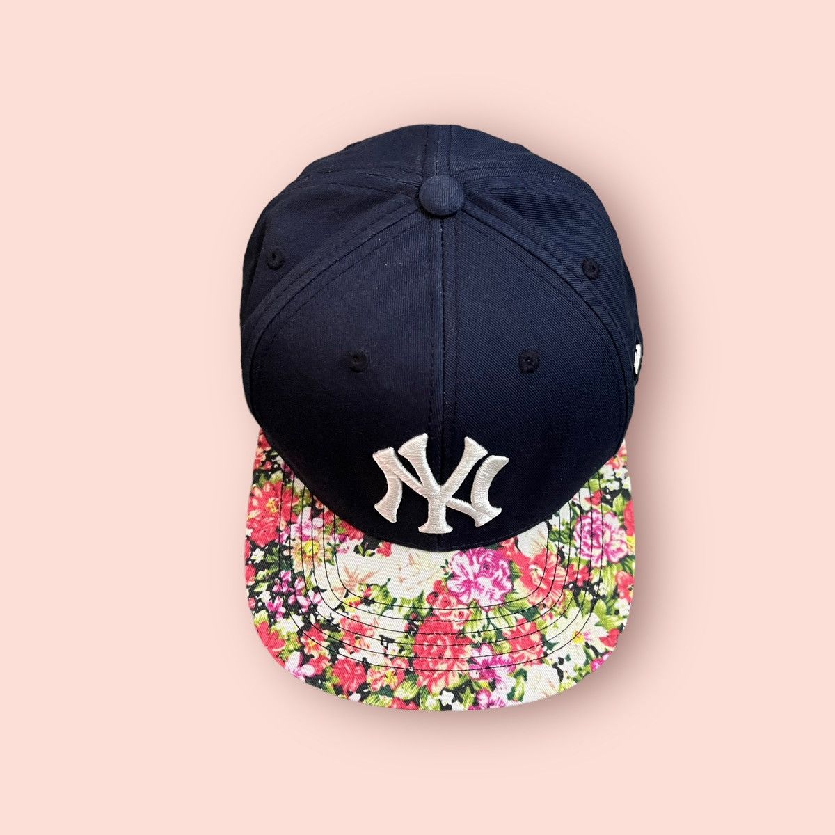 MLB VINTAGE MLB NY YANKEES FLORAL BRIM SNAPBACK CAP Size ONE SIZE - 5 Thumbnail