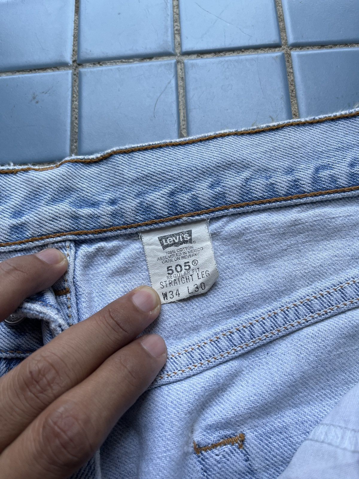 Levi's × Vintage 90s Vintage Levis 505 Light Wash Jeans - J544 Size US 34 / EU 50 - 7 Thumbnail