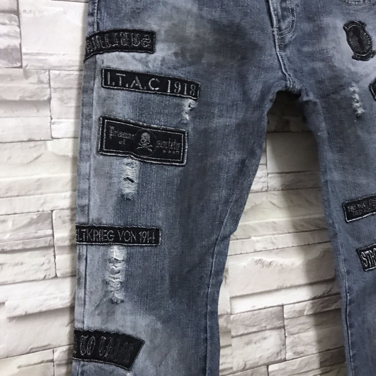 In The Attic IN THE ATTIC Distressed Denim Dirty Patches Jeans Size US 34 / EU 50 - 7 Thumbnail