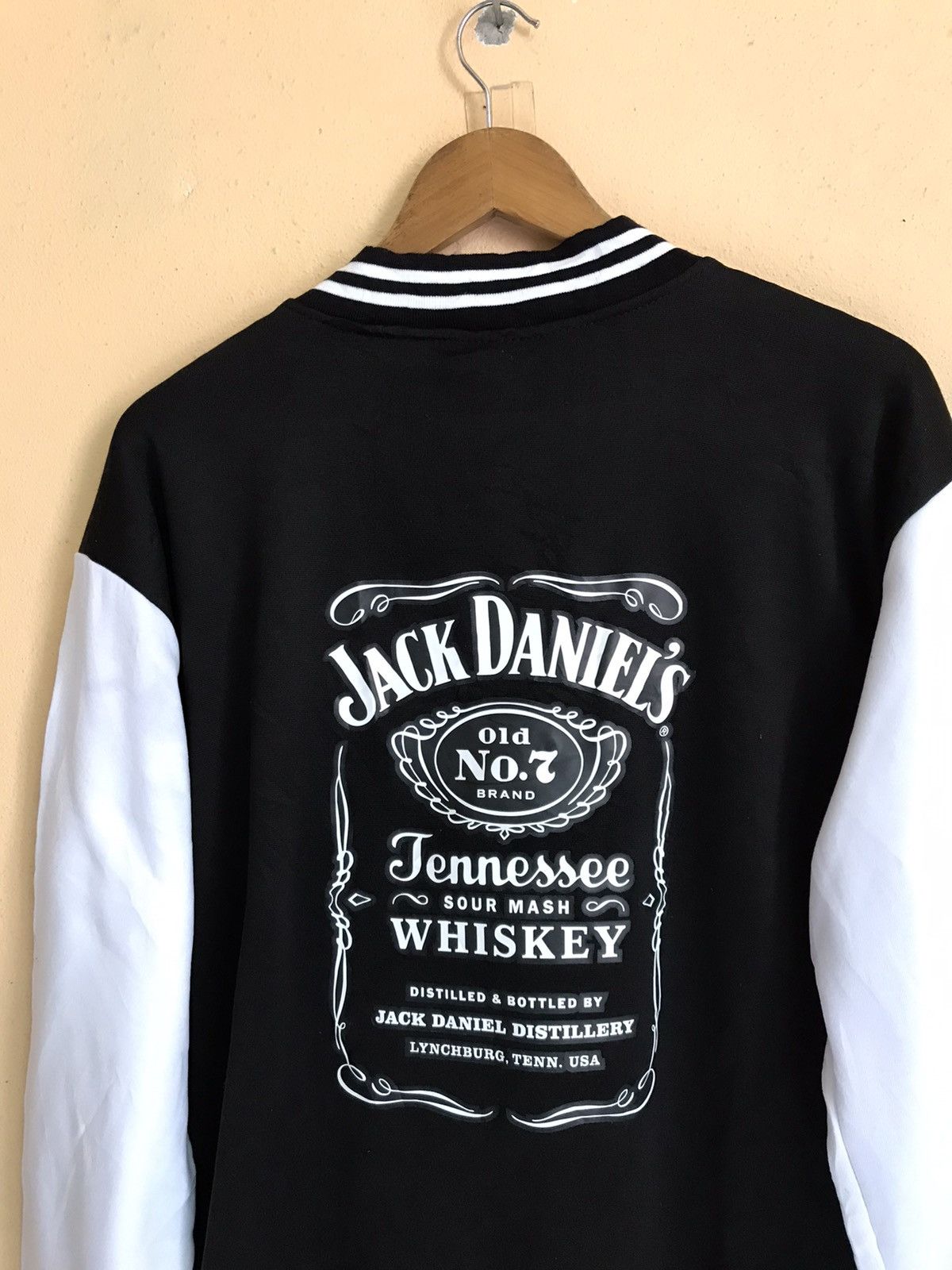 Vintage VINTAGE JACK DANIELS OLD TIME VARSITY STYLE JACKET Size US L / EU 52-54 / 3 - 9 Thumbnail