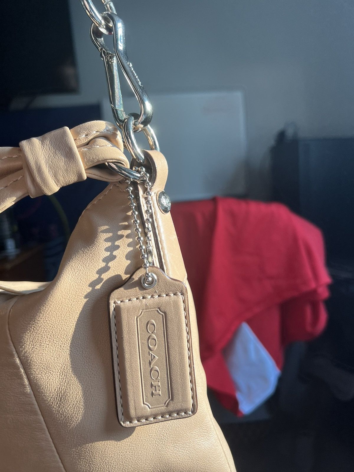 Coach Leather Coach Shoulder Bag W/ Coral Interior Size ONE SIZE - 1 Thumbnail