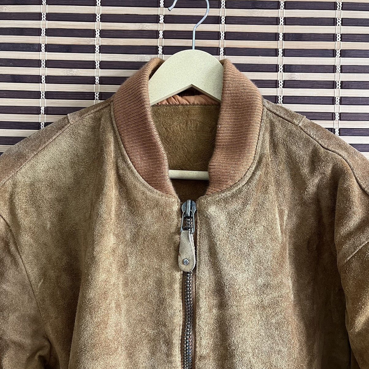 Vintage Vintage Bomber Cowhide Suede Leather Jacket Size US L / EU 52-54 / 3 - 4 Thumbnail