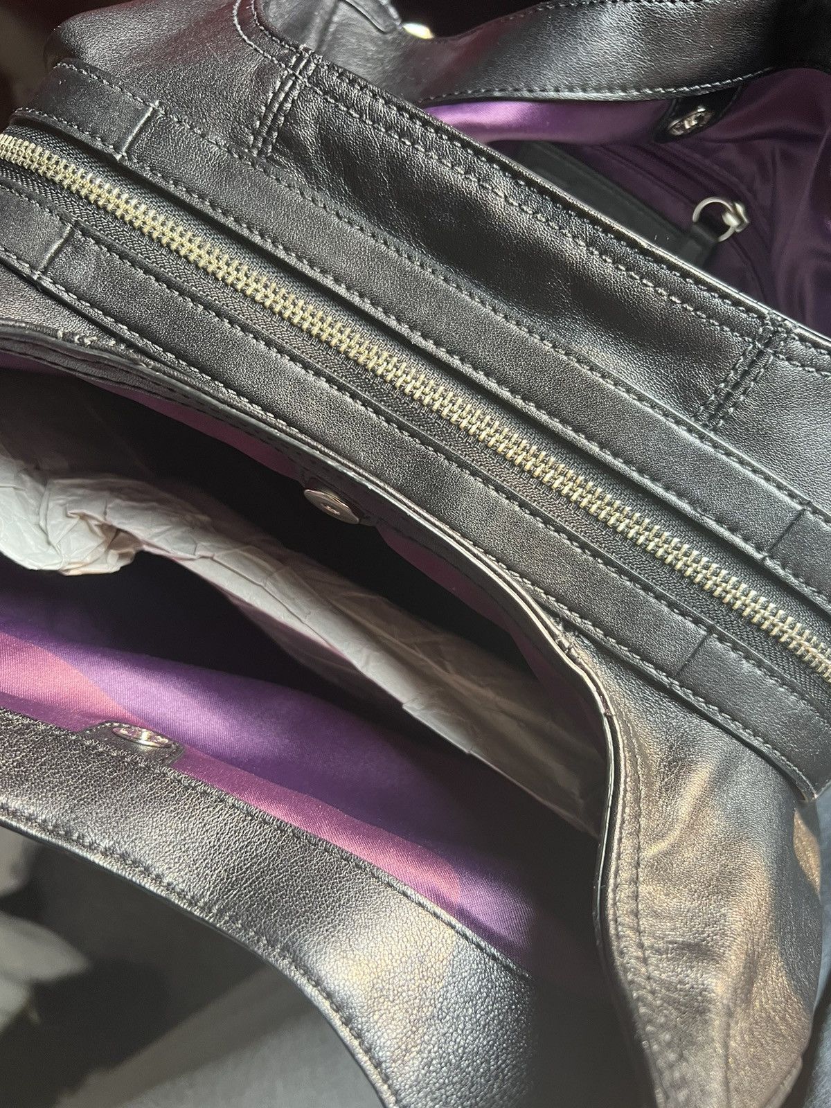 Coach Leather Coach Shoulder Bag W/ Purple Interior Size ONE SIZE - 8 Thumbnail