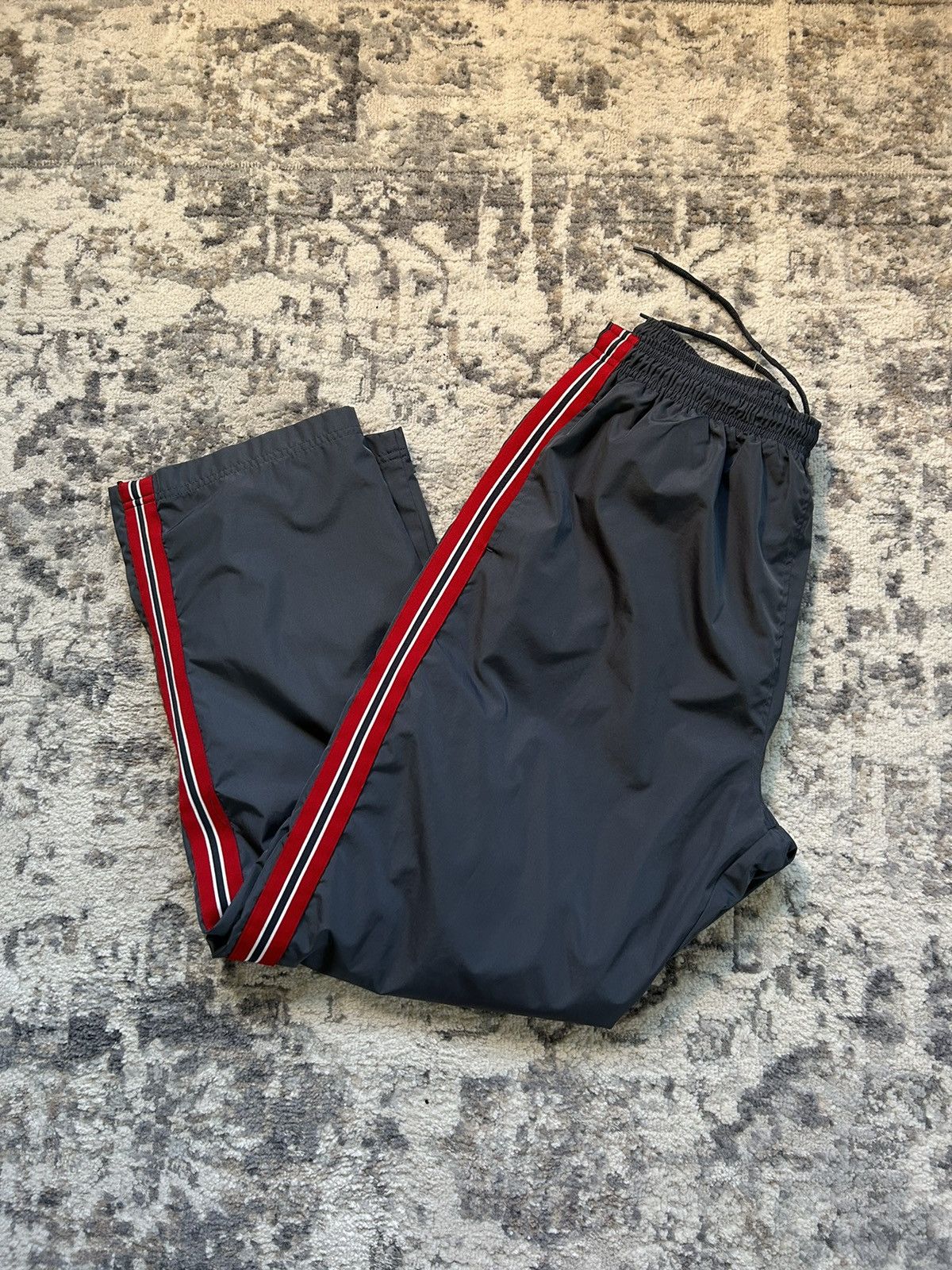 Russell Athletic - Pantalon de survêtement à empiècement latéral noir | Urban Outfitters FR