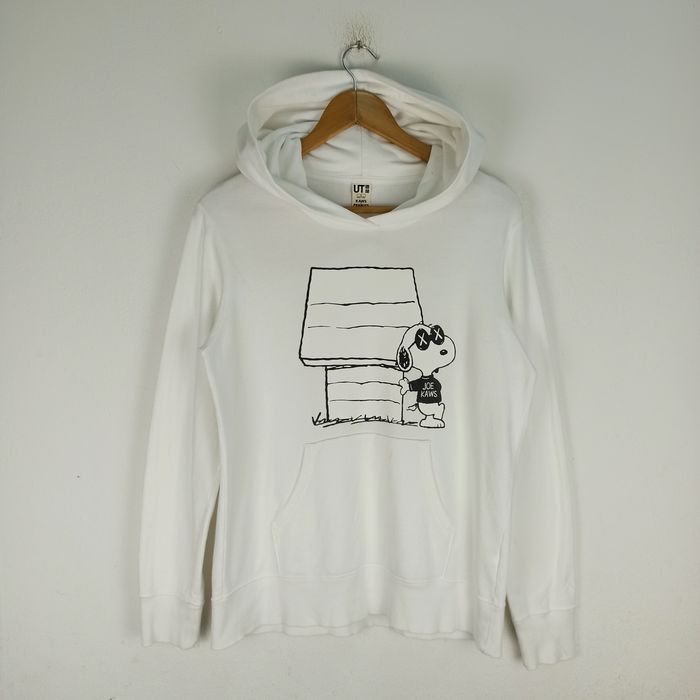 Kaws x outlet peanuts sweater