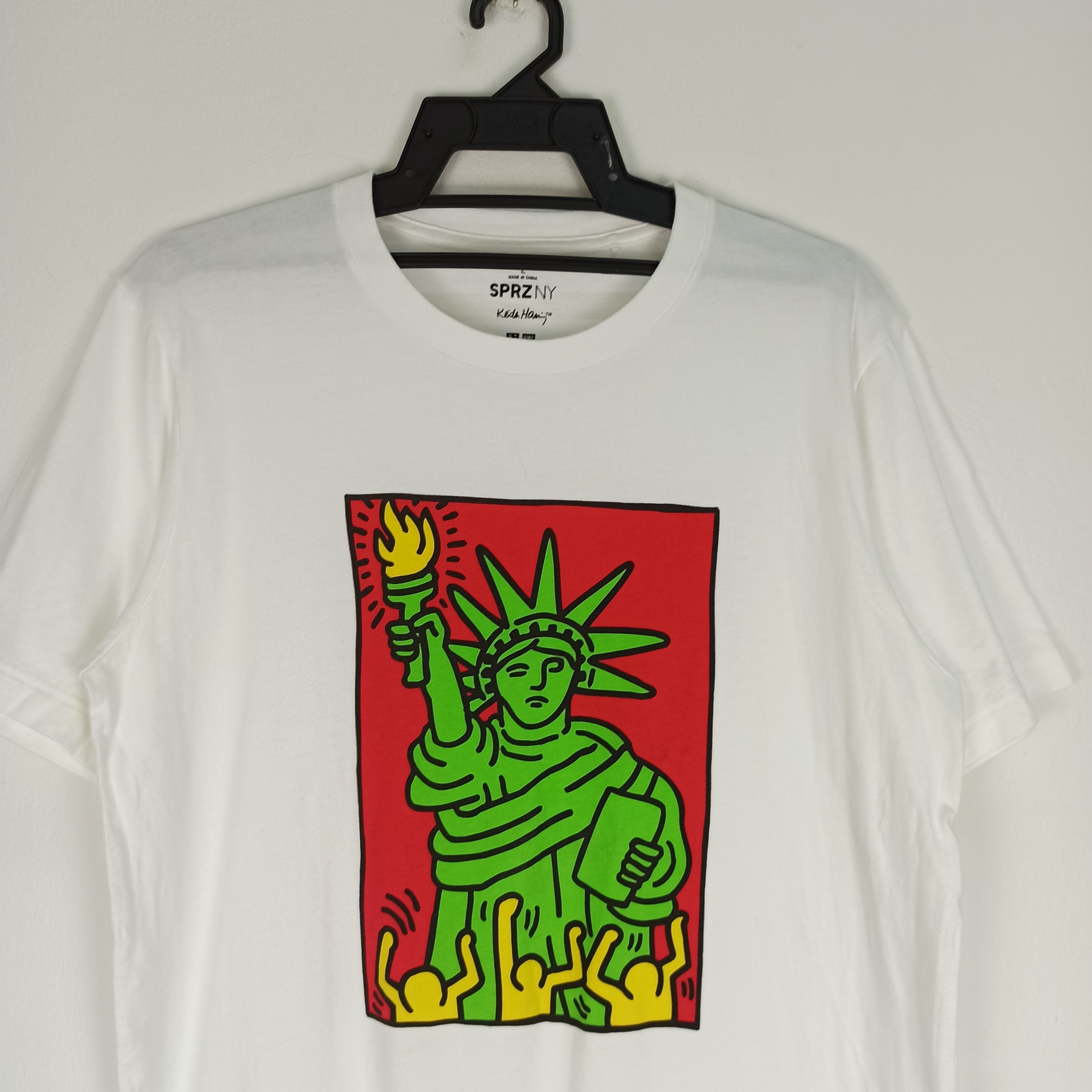 Keith Haring 🔥Rare🔥 Keith Haring Statue Of Liberty Big Logo Tees Size US L / EU 52-54 / 3 - 3 Thumbnail