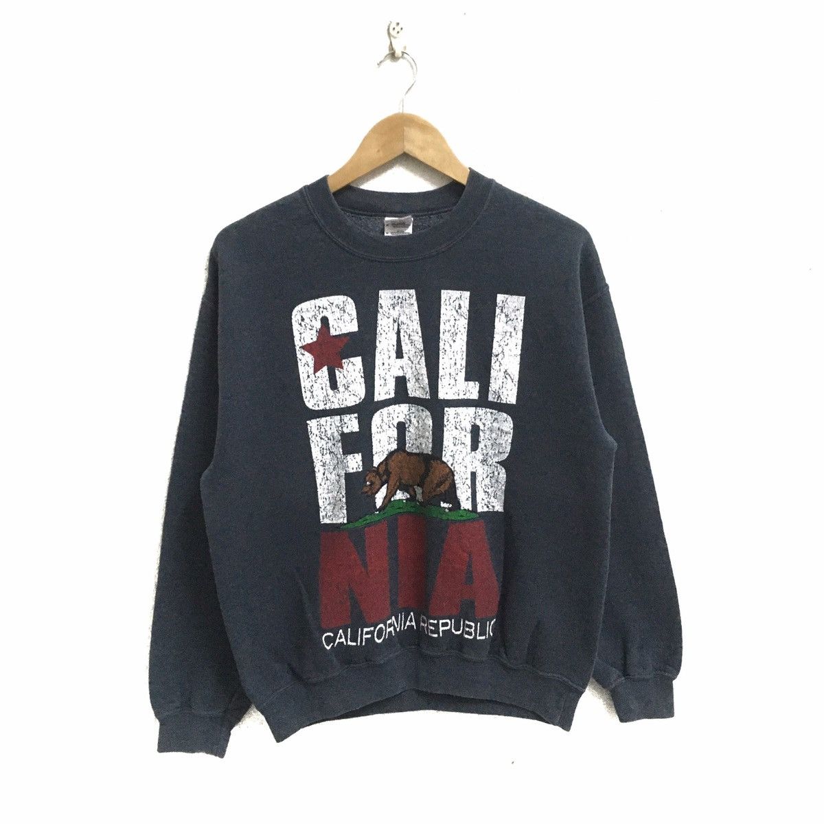 image of California Republic Sweatshirts Pullover Jumper in Grey, Men's (Size Medium)