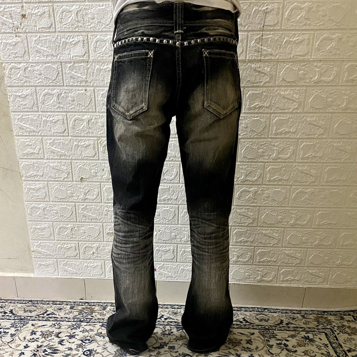 Vanquish Vanquish Studded Distressed Denim Flare Jeans LGB Size US 30 / EU 46 - 24 Thumbnail