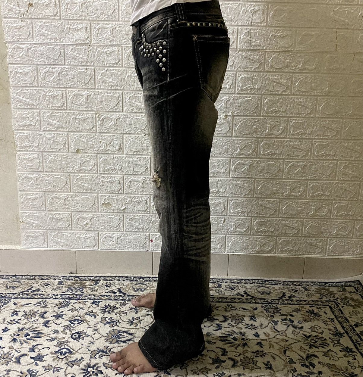 Vanquish Vanquish Studded Distressed Denim Flare Jeans LGB Size US 30 / EU 46 - 25 Thumbnail