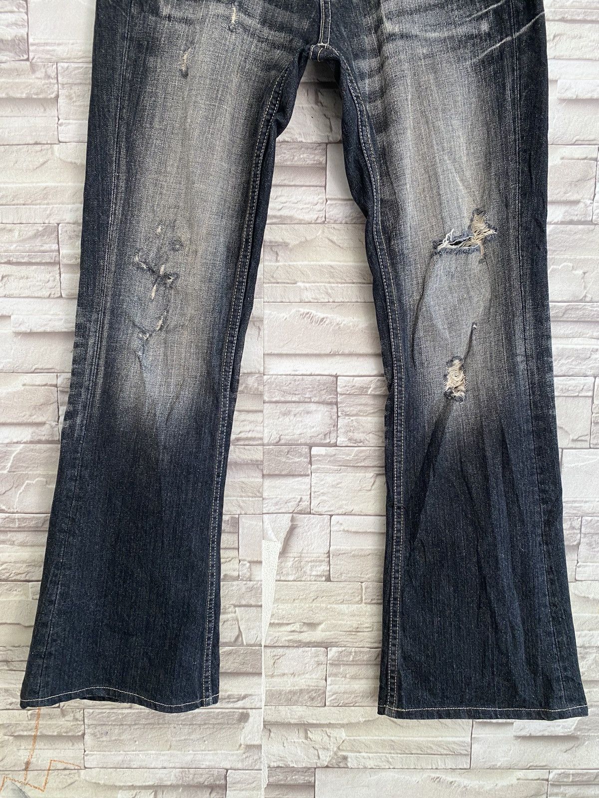Vanquish Vanquish Studded Distressed Denim Flare Jeans LGB Size US 30 / EU 46 - 6 Thumbnail