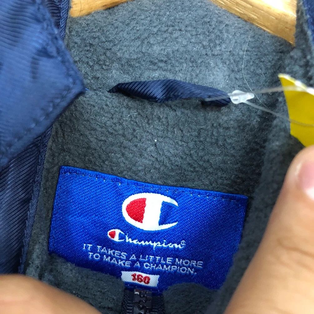 Champion DL Champion vintage Blue Light Jacket windbreaker #2957 Size US L / EU 52-54 / 3 - 6 Thumbnail