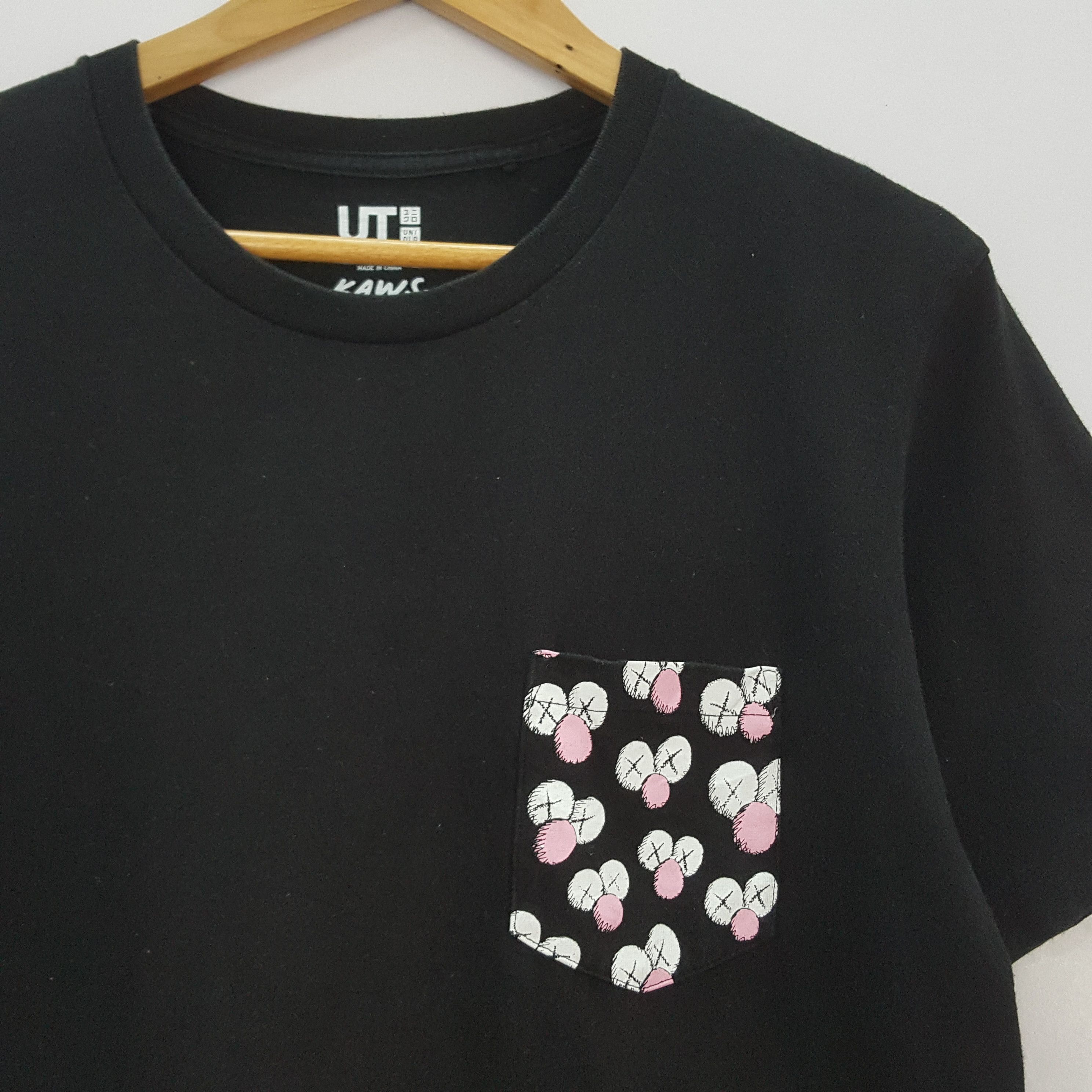 Kaws × Uniqlo Vintage Kaws x Uniqlo Japanese brand t-shirt Size US M / EU 48-50 / 2 - 4 Thumbnail