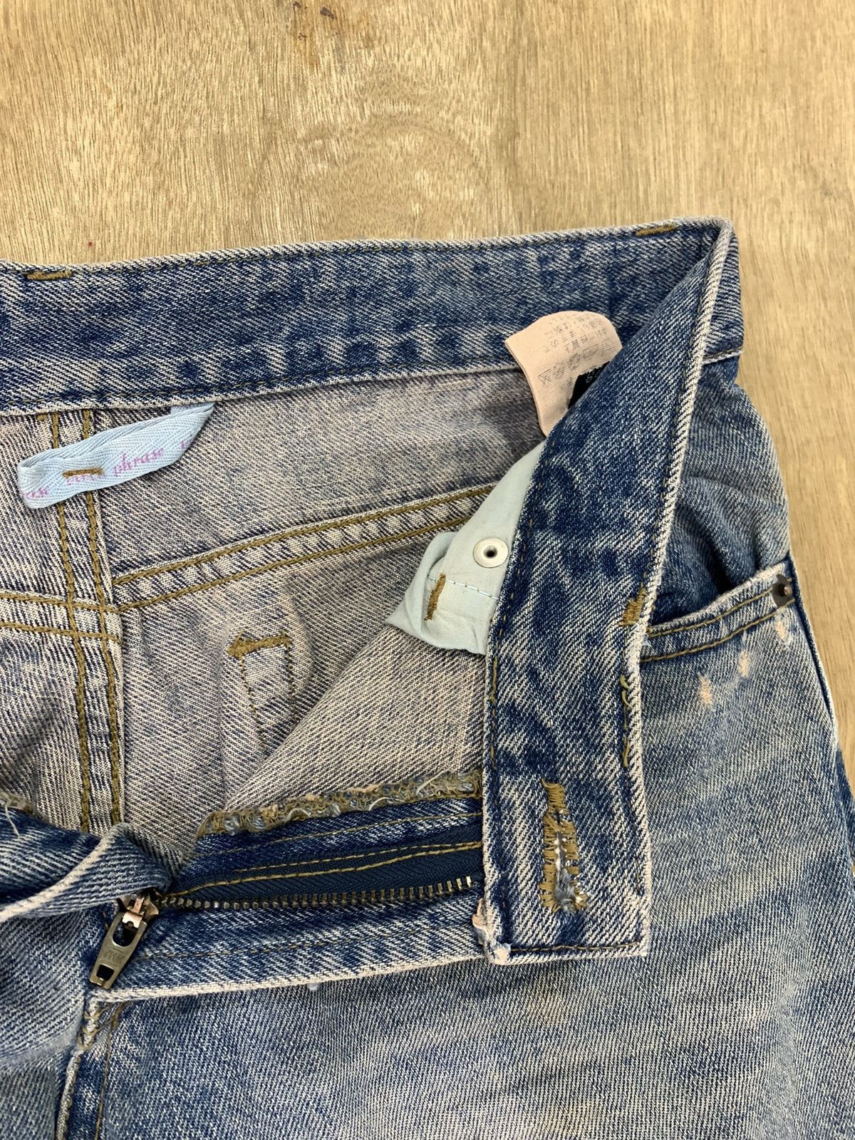 Japanese Brand VIRCA PHRASE Disstressed Denim SlimFit Harajuku Style Jeans Size 29" - 16 Thumbnail