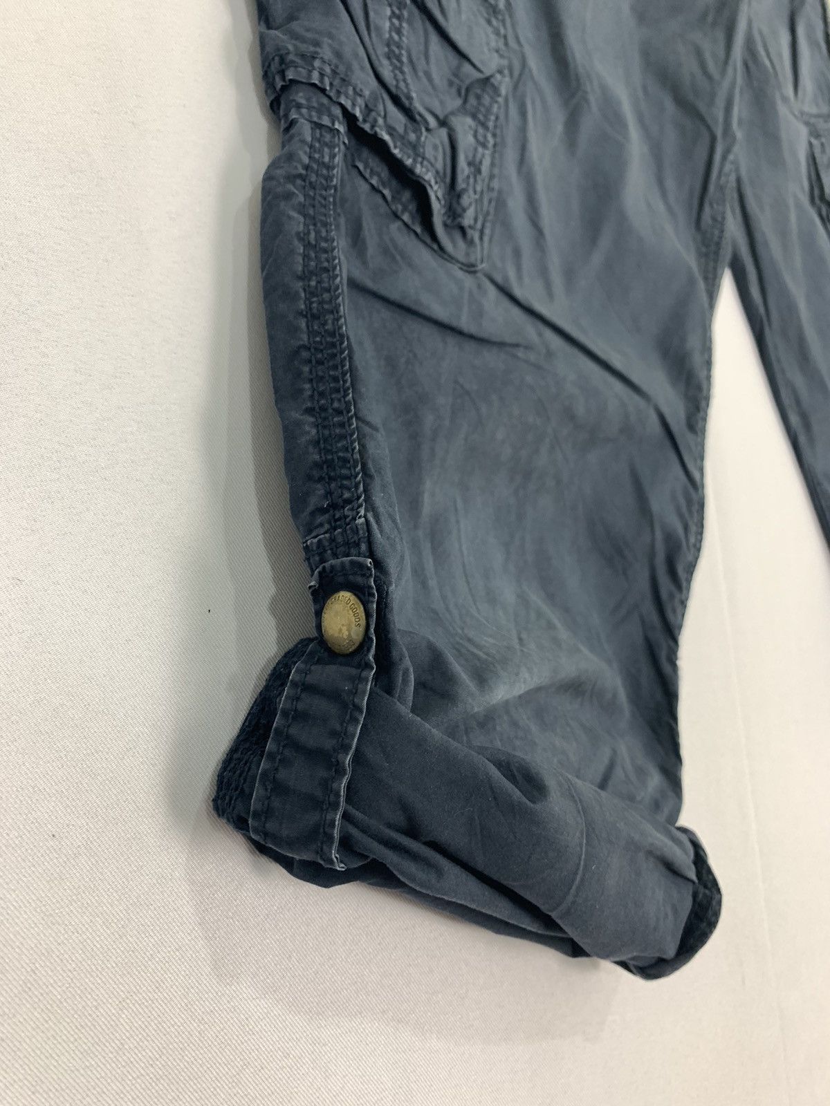 H&M H&M x L.O.G.G Carpenter Baggy Pocket Jogger Cargo Crop Pant Size US 28 / EU 44 - 14 Thumbnail